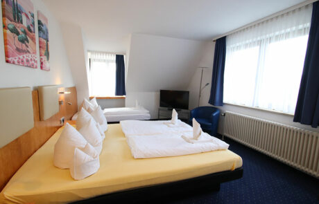 Doppelzimmer mit Wasserbett im Hembacher Hof