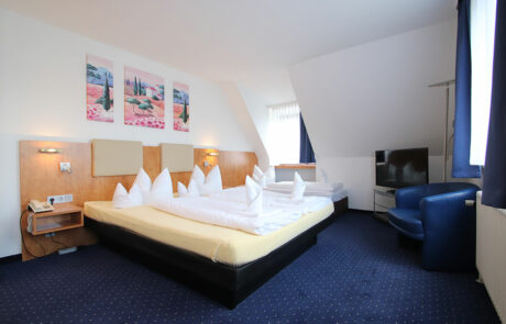 Doppelzimmer mit Wasserbett im Hembacher Hof