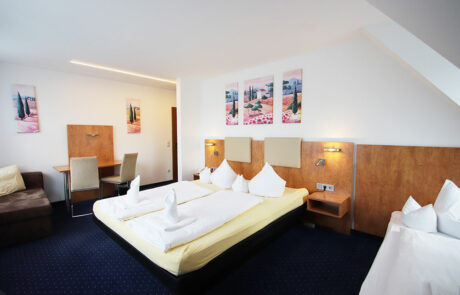 Doppelzimmer mit Wasserbett im Hembacher Hof